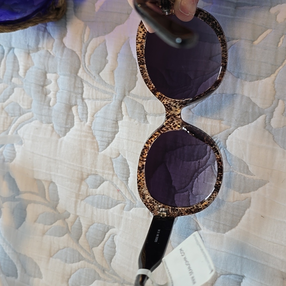 Sean John Designer Sunglasses 🌞 - Picture 5 of 7
